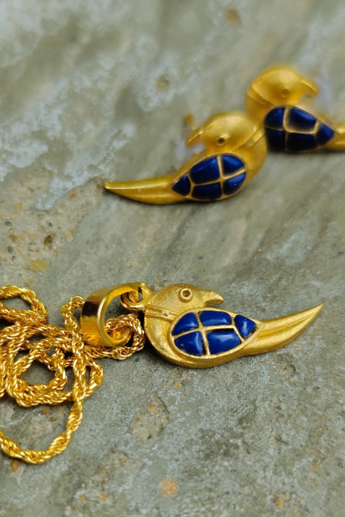 Mian Mitthu Pendant & Chain – Whimsical Elegance